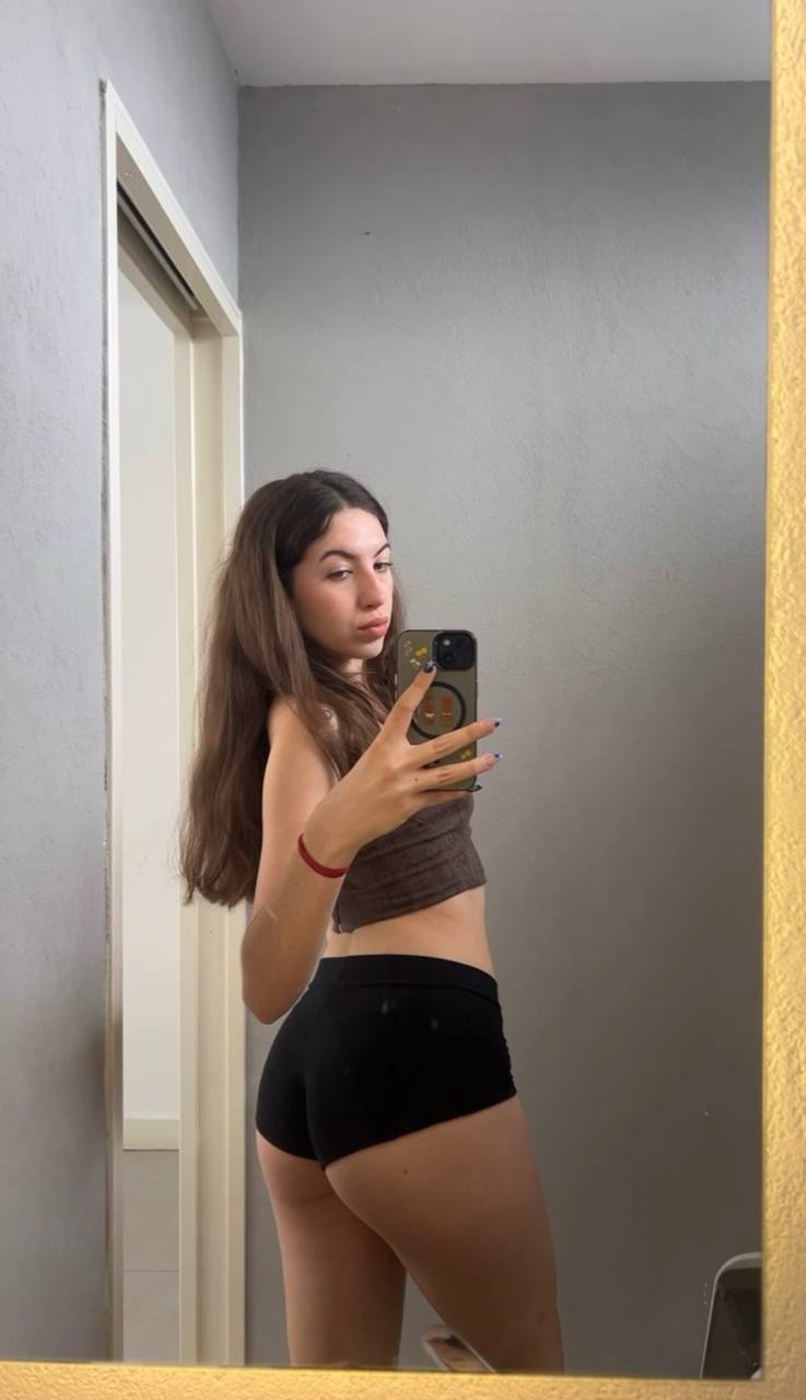 Amber in her underwear in Ljubljana