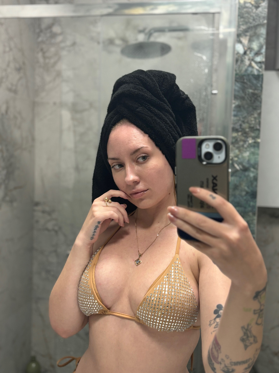 Nude girl KateV in Ljubljana