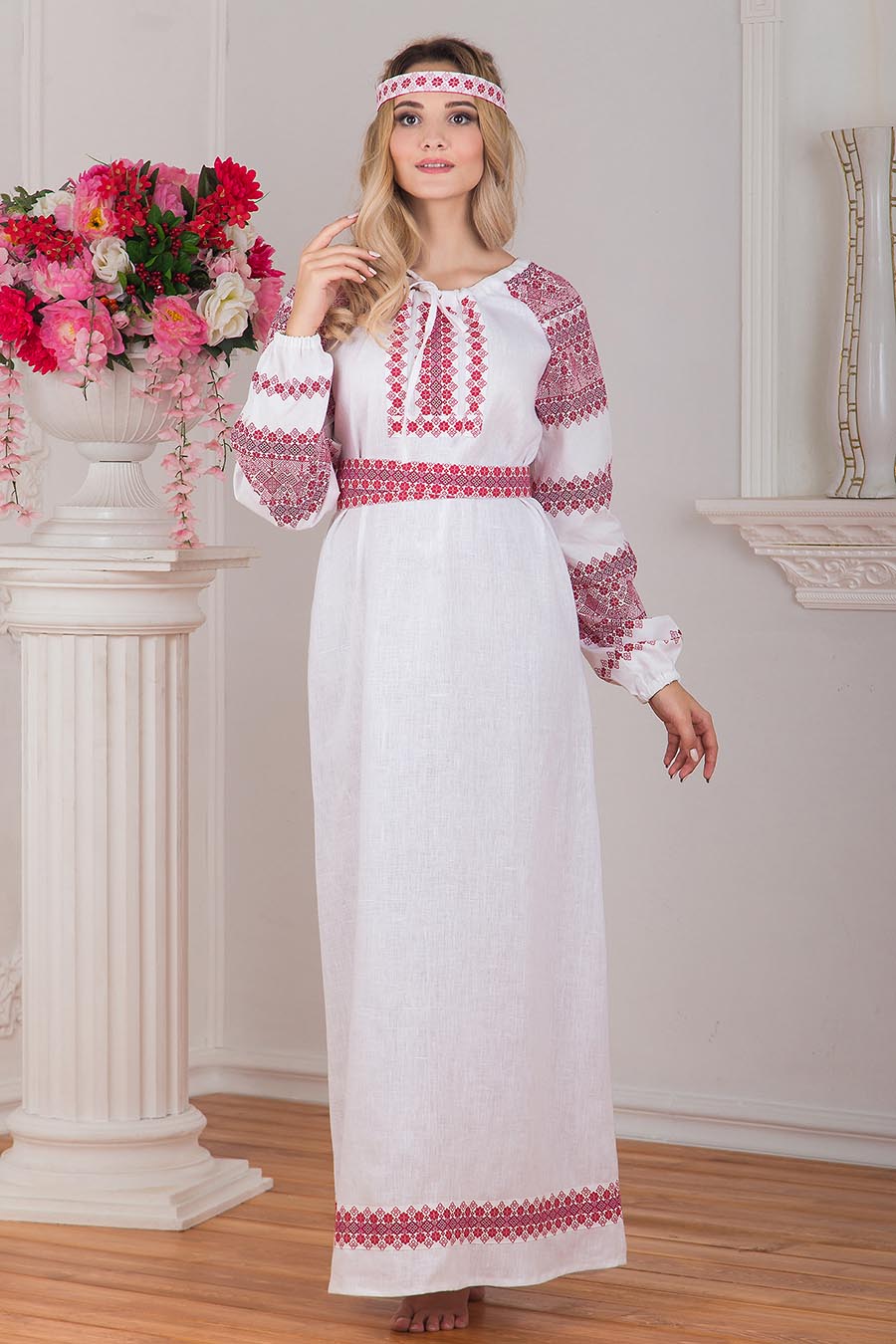 Women in Slavic costumes in Ljubljana