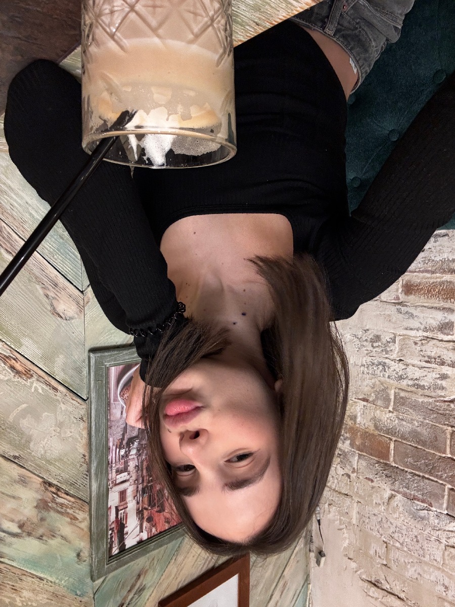 Fresh photos, fresh mood — Tina online in Ljubljana